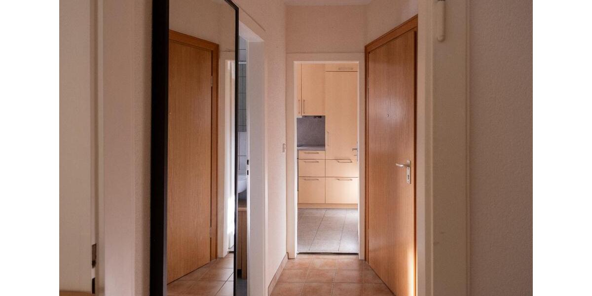 Hochparterre Stuttgart Degerloch - 1.5 Zimmer, 28 m&sup2;, 785&euro; | Angebot:25840408