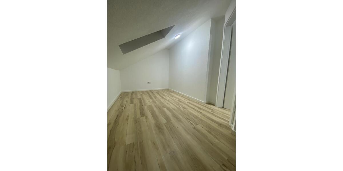 Dachgeschoßwohnung Murrhardt - 2.5 Zimmer, 60 m&sup2;, 850&euro; | Angebot:26115612