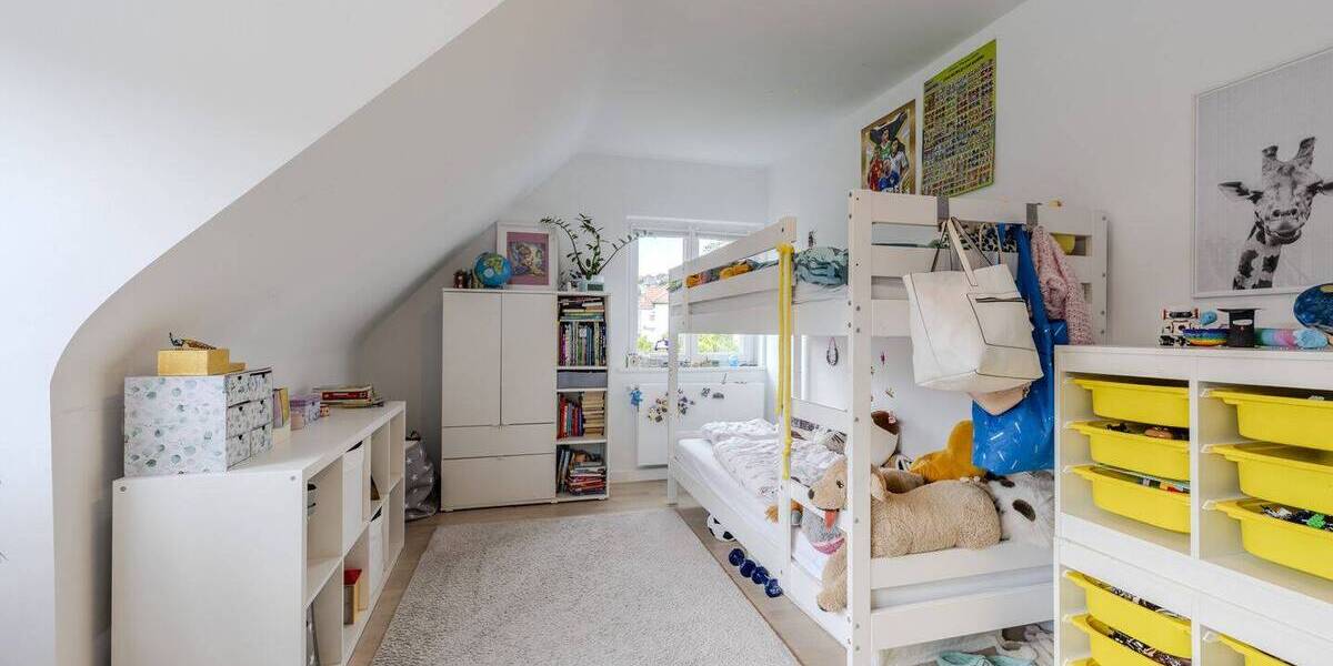 Mehrfamilienhaus, Wohnhaus Stuttgart / Botnang Botnang - 8 Zimmer, 243 m&sup2;, 1.590.000&euro; | Angebot:26930186