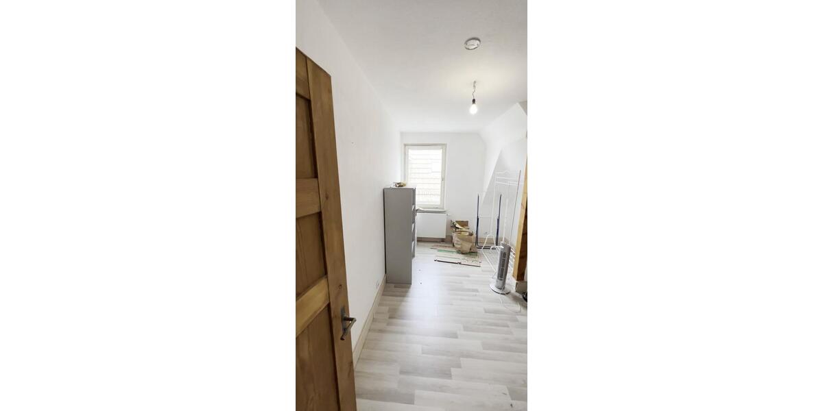 Dachgeschoßwohnung Stuttgart Bad Cannstatt - 3 Zimmer, 65 m&sup2;, 210.000&euro; | Angebot:27168316