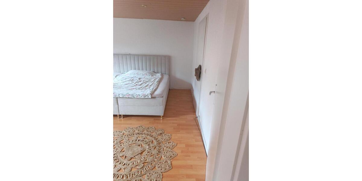 Etagenwohnung Flein - 3 Zimmer, 110 m&sup2;, 370&euro; | Angebot:25959880