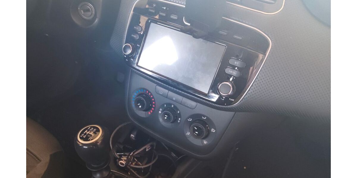 Fiat Grande Punto 151.000 km 3.200 &euro; EBERDINGEN 71735