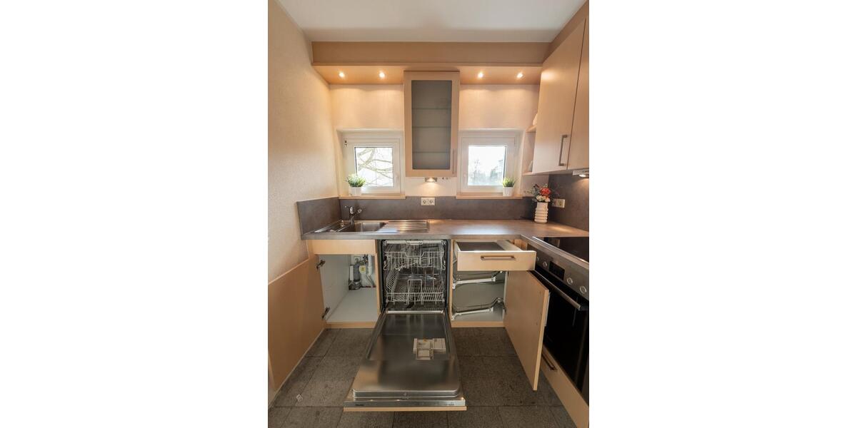 Hochparterre Stuttgart Degerloch - 1.5 Zimmer, 28 m&sup2;, 785&euro; | Angebot:25840408