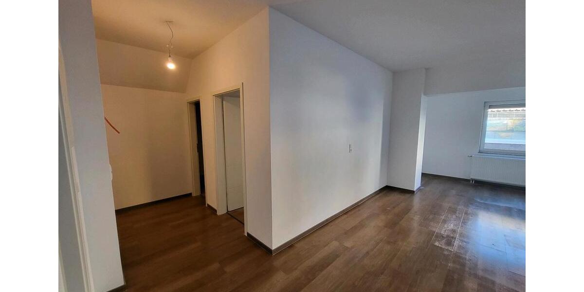 Erdgeschoßwohnung Sindelfingen - 3 Zimmer, 94 m&sup2;, 1.250&euro; | Angebot:27551814