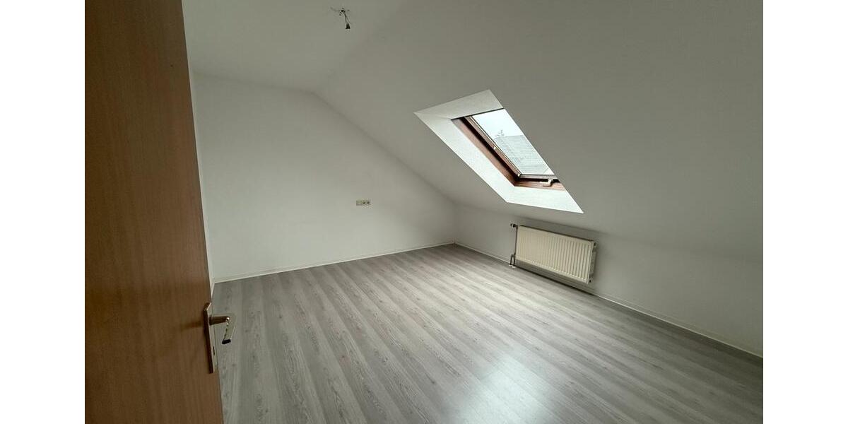 Dachgeschoßwohnung Renningen - 2 Zimmer, 44 m&sup2;, 198.000&euro; | Angebot:25989349