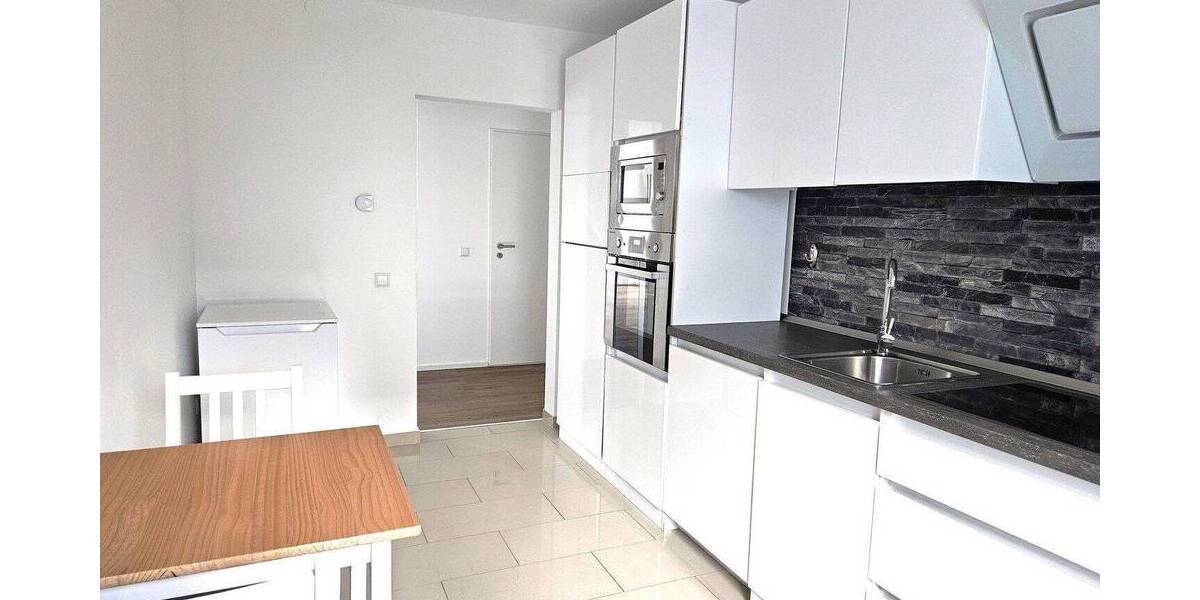 Etagenwohnung Stuttgart Bad Cannstatt - 3 Zimmer, 122 m&sup2;, 2.050&euro; | Angebot:26820850