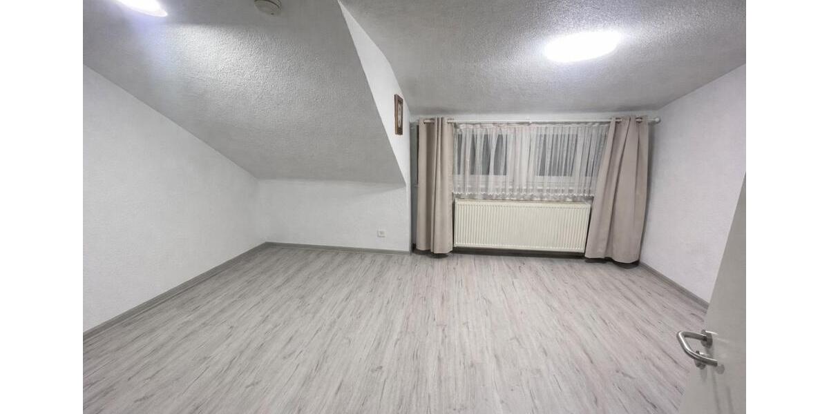 Dachgeschoßwohnung Schorndorf - 3 Zimmer, 61 m&sup2;, 219.000&euro; | Angebot:25355005