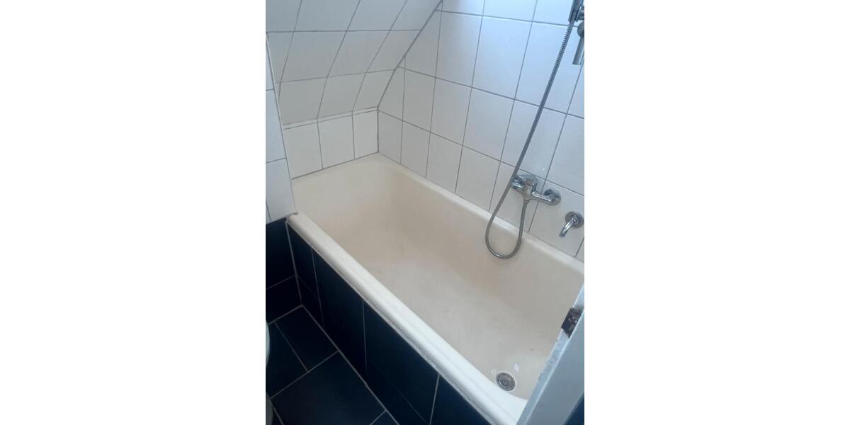 Dachgeschoßwohnung Stuttgart Mühlhausen - 3 Zimmer, 50 m&sup2;, 1.100&euro; | Angebot:25381702
