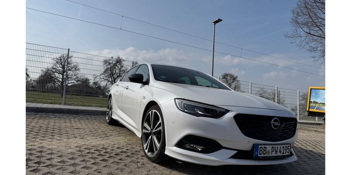 Opel Insignia 93.000 km 17.900 &euro; Waldenbuch 71111