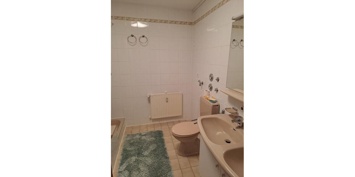 Etagenwohnung Freiberg am Neckar - 3 Zimmer, 95 m&sup2;, 1.150&euro; | Angebot:27544833