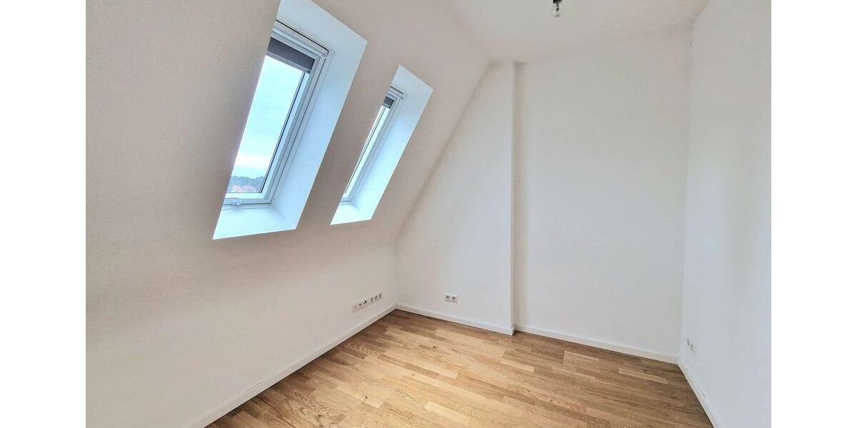 Dachgeschoßwohnung Stuttgart Stuttgart-Mitte - 5 Zimmer, 134 m&sup2;, 2.796&euro; | Angebot:25806143