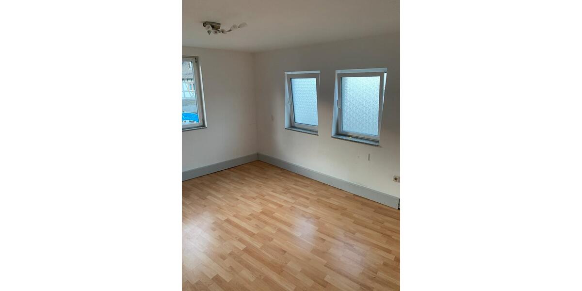 Etagenwohnung Pleidelsheim - 6 Zimmer, 110 m&sup2;, 1.450&euro; | Angebot:26432824