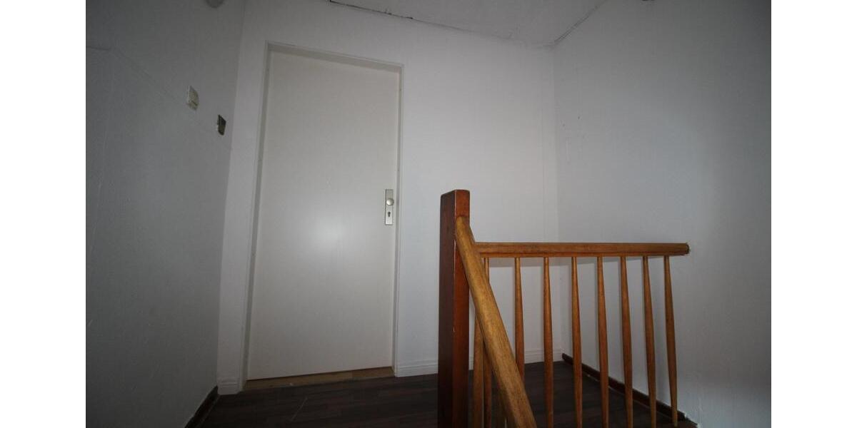 Mehrfamilienhaus, Wohnhaus Stuttgart Stuttgart-Süd - 9 Zimmer, 163 m&sup2;, 575.000&euro; | Angebot:26058984