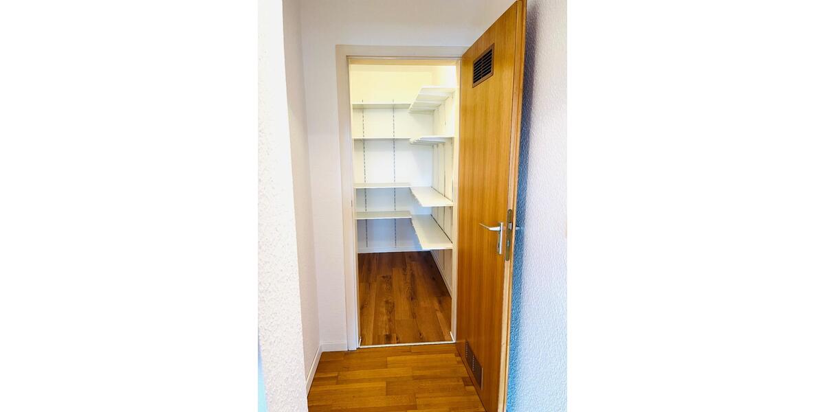Etagenwohnung Leonberg - 2.5 Zimmer, 67 m&sup2;, 1.070&euro; | Angebot:25852570