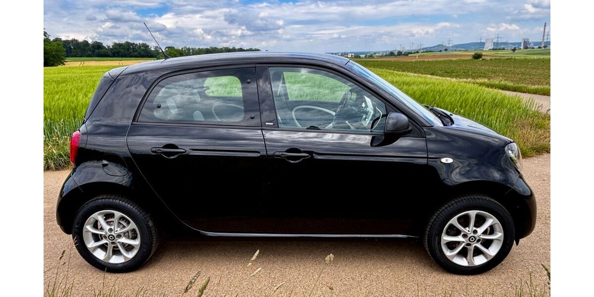 Smart ForFour 66.370 km 8.400 &euro; Heilbronn 74078
