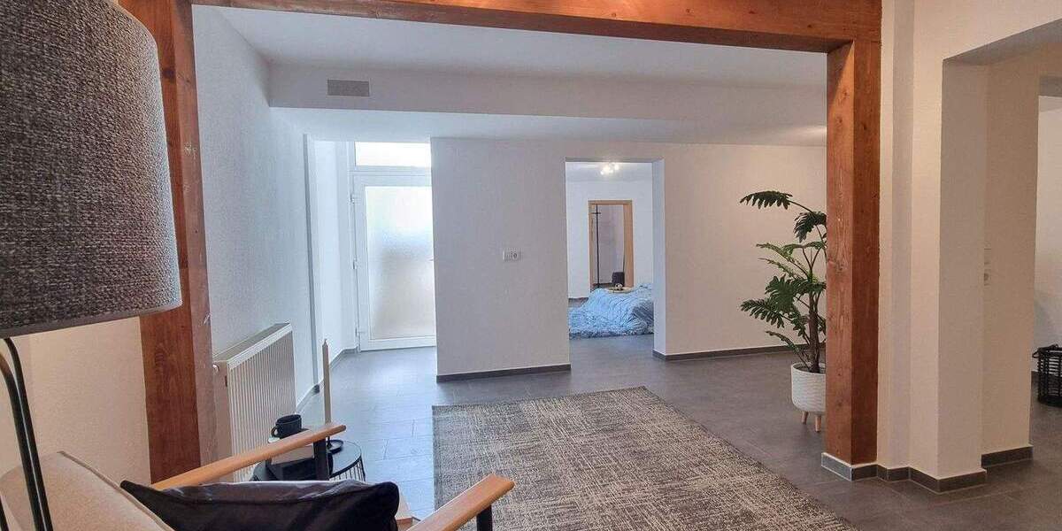 Bungalow Mühlacker - 7 Zimmer, 207 m&sup2;, 549.000&euro; | Angebot:25724180