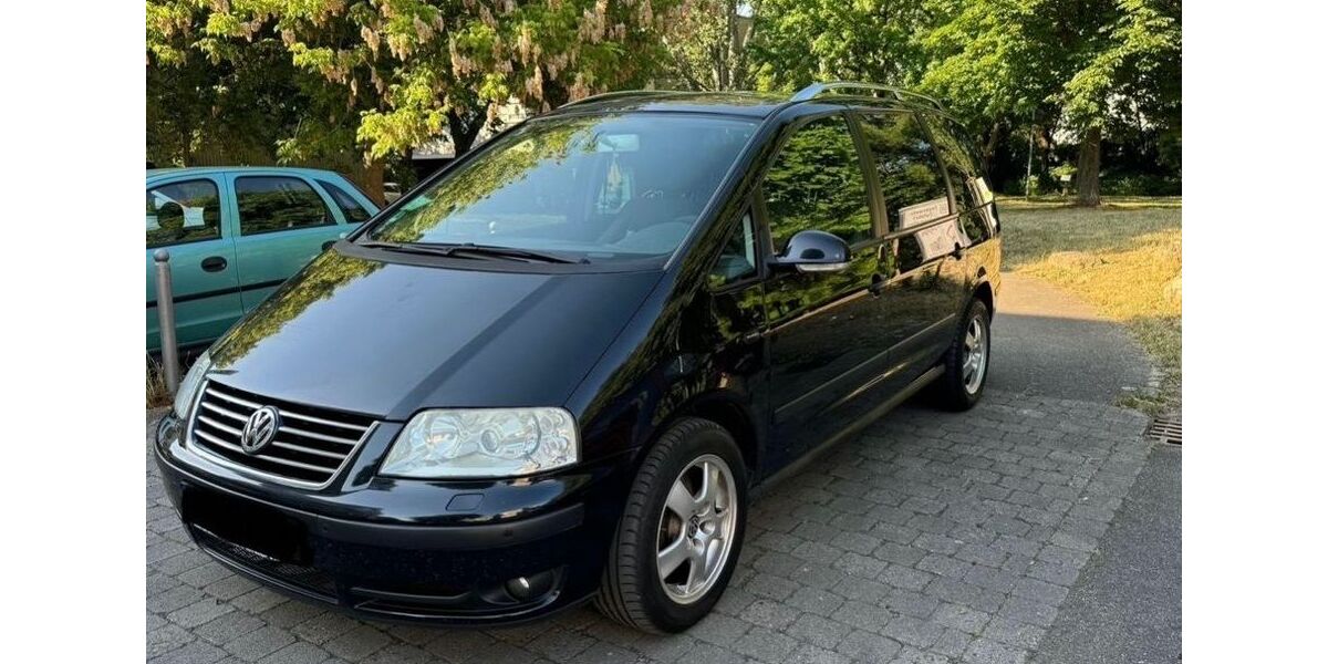 VW Sharan 142.000 km 4.800 &euro; Stuttgart 70376